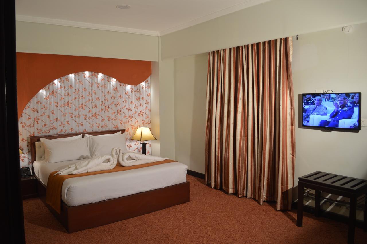 Fort Continental Hotel Пешавар Экстерьер фото